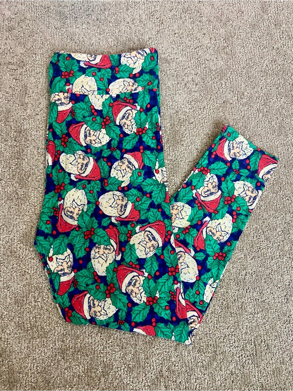 3 Pairs of LuLaRoe TC2 Christmas Leggings Santa Claus Mistletoe Holiday Fashion - Picture 5 of 8